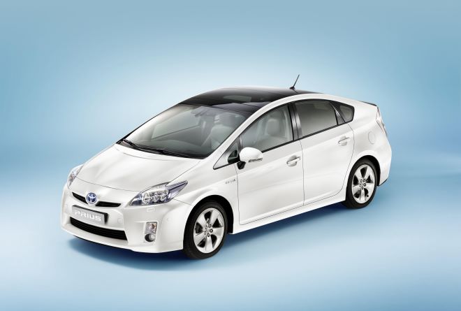 cheapest cars with good fuel average in 2026 toyota prius
