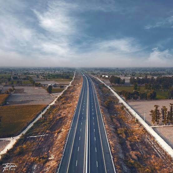 M-4 Motorway Expansion Gets New Deadline 2026
